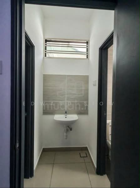 Rumah Teres 2 Tingkat untuk Disewa di Taman Austin Duta (Tebrau) - Edward Siow - Bathroom - PropertyGuru.com.my