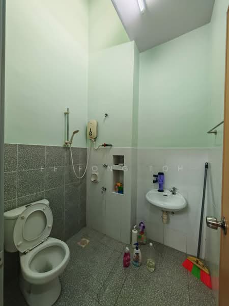 Rumah Teres 1-Tingkat untuk Dijual di Setia Eco Gardens (Gelang Patah) - Ee Fong Toh - Bathroom - PropertyGuru.com.my
