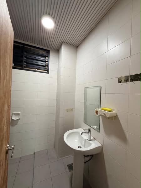 Servis Apartment untuk Disewa di Palazio - Vivi Ong - Bathroom - PropertyGuru.com.my