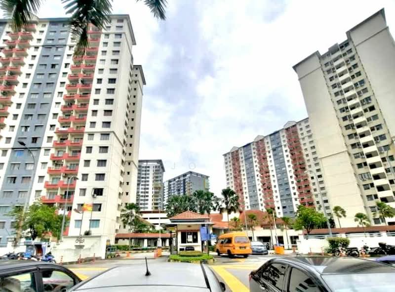 Pangsapuri untuk Dijual di Vista Pinggiran Apartment - Jojo Ng - Exterior - PropertyGuru.com.my