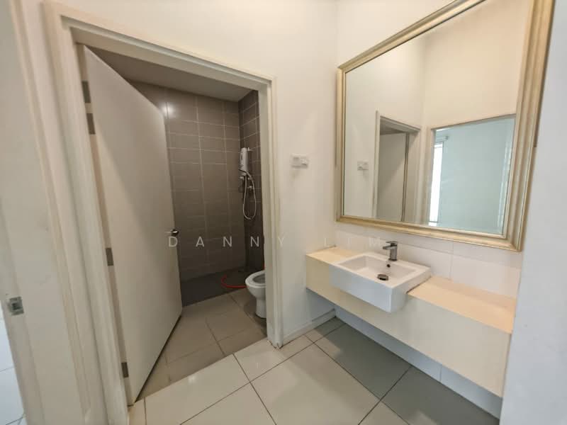 3-storey Terraced House for Sale in Bandar Tropicana Aman (Telok Panglima Garang) - Danny Lim - Bathroom - PropertyGuru.com.my