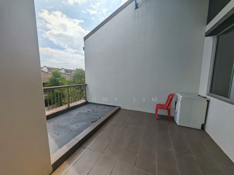 Rumah Teres 3 Tingkat untuk Disewa di Bandar Tropicana Aman (Telok Panglima Garang) - Danny Lim - Balcony - PropertyGuru.com.my
