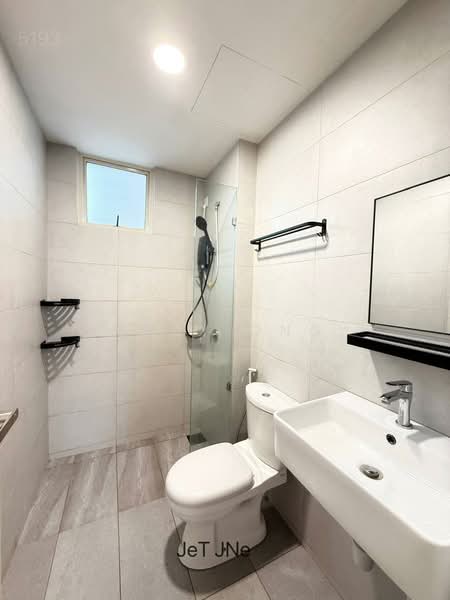 Servis Apartment untuk Disewa di The Tresor @ Gravit8 - Grey Ong - Bathroom - PropertyGuru.com.my