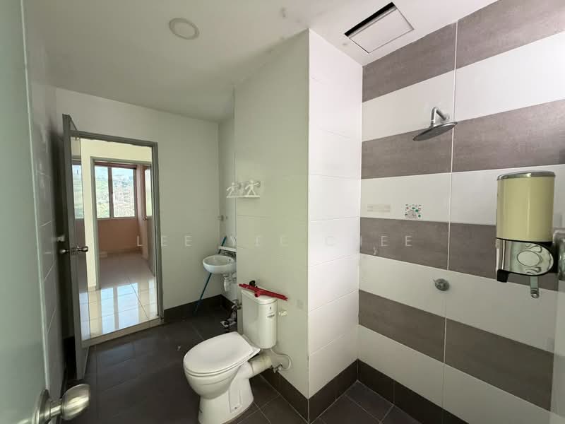 Kondominium untuk Dijual di Delima Emas - Lee Yee Chee - Bathroom - PropertyGuru.com.my