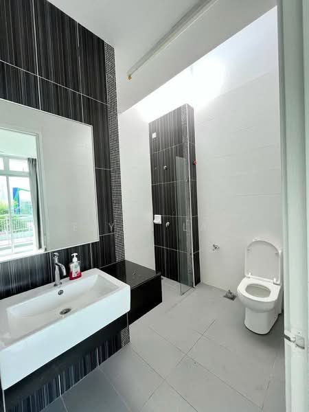 2-storey Terraced House for Sale in Taman Mount Austin (Tebrau) - Elynn Lam - Bathroom - PropertyGuru.com.my