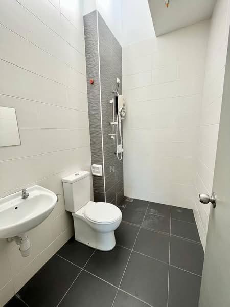 2-storey Terraced House for Sale in Taman Mount Austin (Tebrau) - Elynn Lam - Bathroom - PropertyGuru.com.my