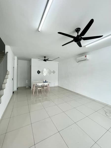 2-storey Terraced House for Sale in Taman Mount Austin (Tebrau) - Elynn Lam - Living Room - PropertyGuru.com.my
