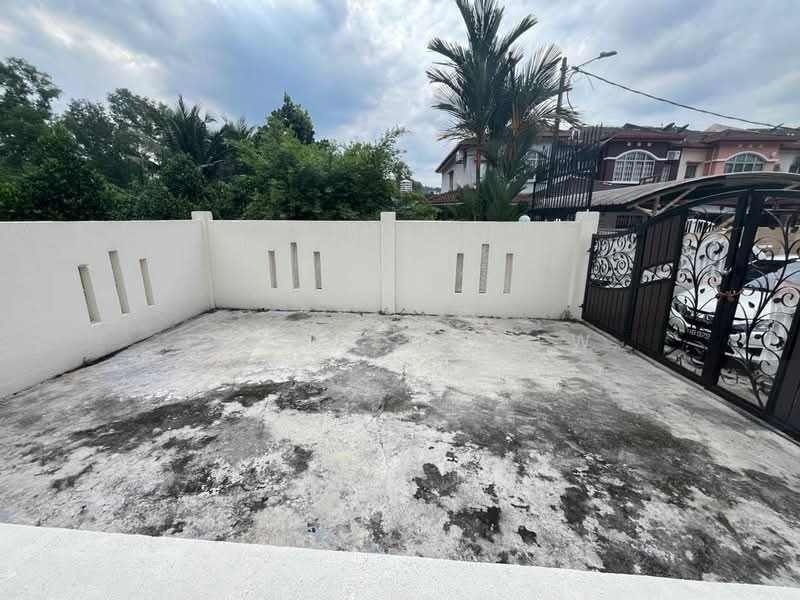 2-storey Terraced House for Sale in Bandar Putra Permai (Seri Kembangan) - Frances Liew - Exterior - PropertyGuru.com.my