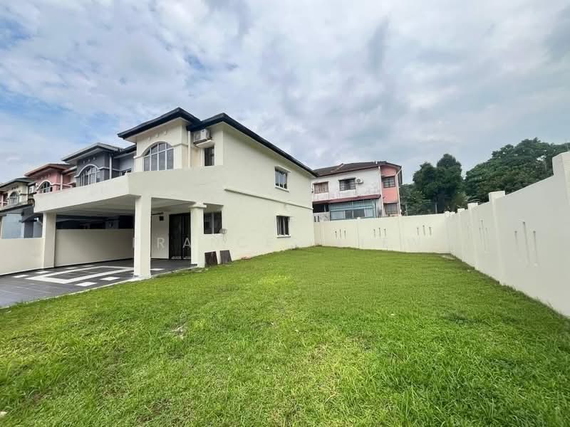 2-storey Terraced House for Sale in Bandar Putra Permai (Seri Kembangan) - Frances Liew - Exterior - PropertyGuru.com.my