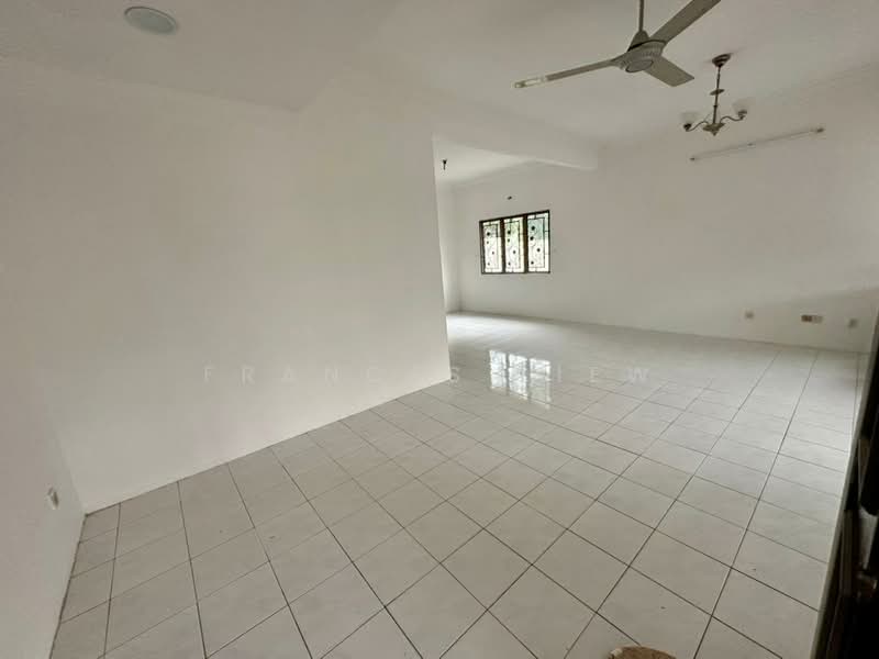 2-storey Terraced House for Sale in Bandar Putra Permai (Seri Kembangan) - Frances Liew - Living Room - PropertyGuru.com.my