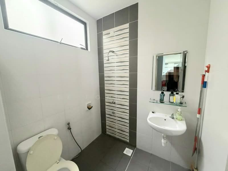Cluster House for Sale in Taman Skudai Indah (Skudai) - Ee Fong Toh - Bathroom - PropertyGuru.com.my