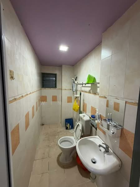 Pangsapuri untuk Dijual di Puncak Baiduri Apartment - Edwin Cheng - Bathroom - PropertyGuru.com.my