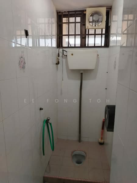 Rumah Teres 2-Tingkat untuk Dijual di Taman Pelangi (Johor Bahru) - Ee Fong Toh - Bathroom - PropertyGuru.com.my