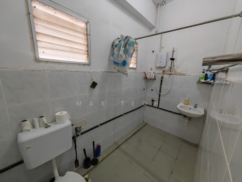 Rumah Teres 2 Tingkat untuk Dijual di Seksyen 17 (Petaling Jaya) - Max Teoh - Bathroom - PropertyGuru.com.my