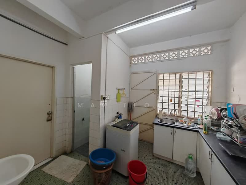 Rumah Teres 2 Tingkat untuk Dijual di Seksyen 17 (Petaling Jaya) - Max Teoh - Kitchen - PropertyGuru.com.my