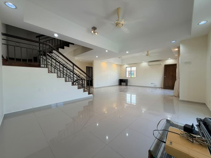 Rumah Berkembar untuk Dijual di Ukay Perdana (Ulu Kelang) - Tan Chew Jiun - Living Room - PropertyGuru.com.my