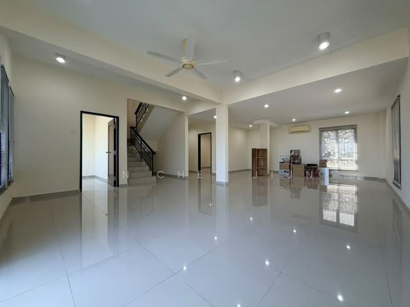 Rumah Berkembar untuk Dijual di Ukay Perdana (Ulu Kelang) - Tan Chew Jiun - Living Room - PropertyGuru.com.my
