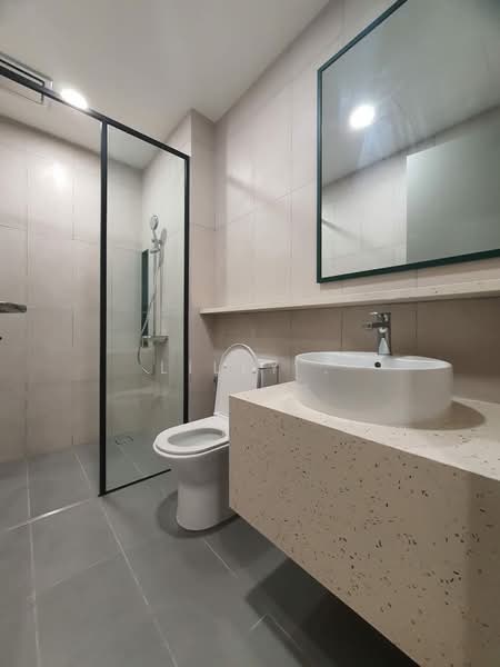 Servis Apartment untuk Disewa di The Meg Serviced Residence - Lilly . - Bathroom - PropertyGuru.com.my