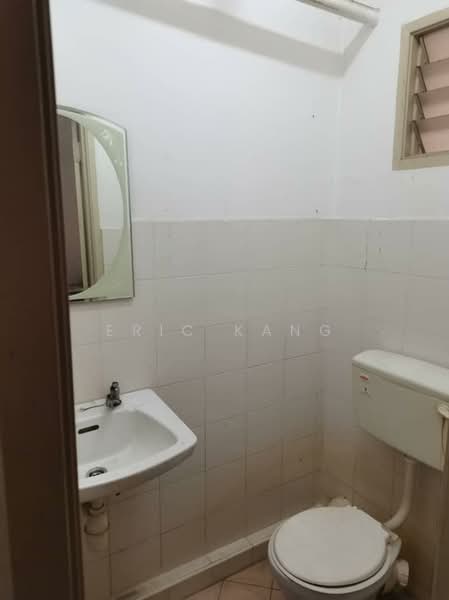 Rumah Flat untuk Dijual di Taman Seri Impian - Eric Kang - Bathroom - PropertyGuru.com.my