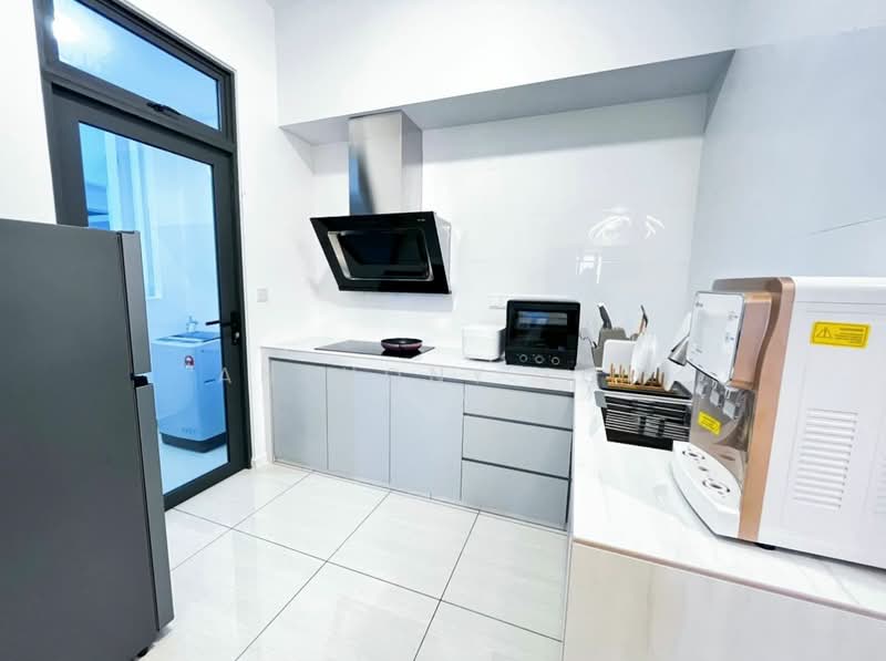 Condominium for Sale at Queens Residences Q2 @ Queens Waterfront - Anthony Loh - Kitchen - PropertyGuru.com.my