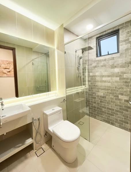 Condominium for Sale at Queens Residences Q2 @ Queens Waterfront - Anthony Loh - Bathroom - PropertyGuru.com.my