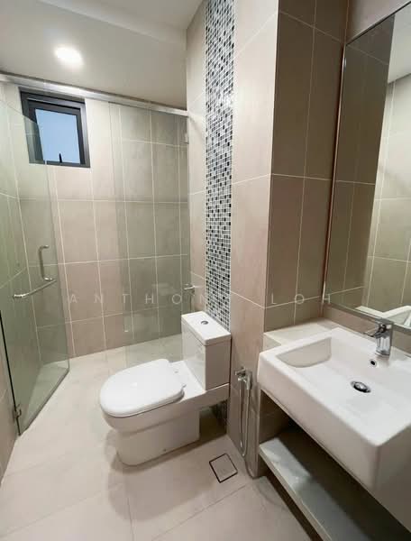 Condominium for Sale at Queens Residences Q2 @ Queens Waterfront - Anthony Loh - Bathroom - PropertyGuru.com.my