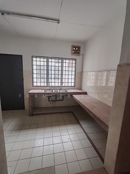 2-storey Terraced House for Sale in Taman Puncak Jalil (Seri Kembangan) - Frances Liew - Kitchen - PropertyGuru.com.my