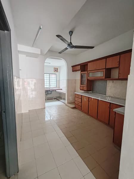2-storey Terraced House for Sale in Taman Puncak Jalil (Seri Kembangan) - Frances Liew - Kitchen - PropertyGuru.com.my