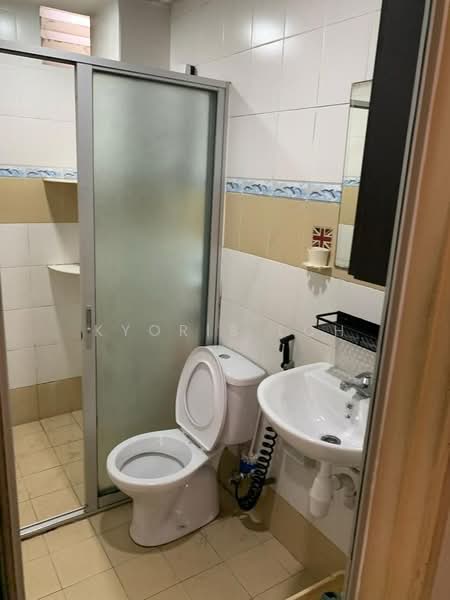 Pangsapuri untuk Dijual di Kipark Apartment - Kyoris Loh - Bathroom - PropertyGuru.com.my
