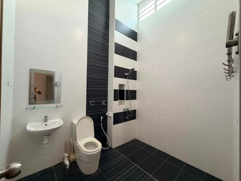 Rumah Kluster untuk Dijual di Taman Nusa Bestari (Iskandar Puteri (Nusajaya)) - Ricky Woo - Bathroom - PropertyGuru.com.my