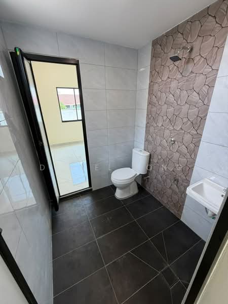 Bungalow for Sale in Larkin (Johor Bahru) - Daniel Yong - Bathroom - PropertyGuru.com.my