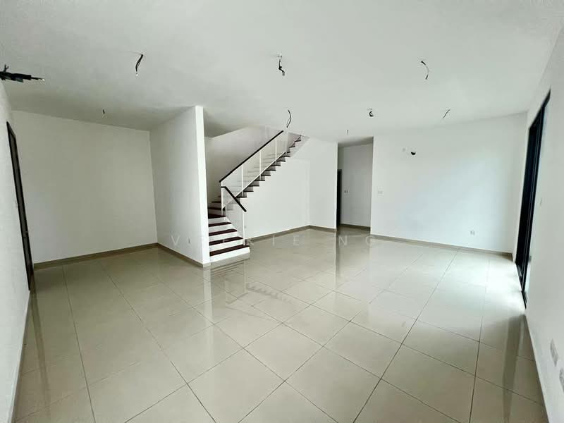 Rumah Berkembar untuk Dijual di Ulu Tiram (Johor) - Veekie Ng - Living Room - PropertyGuru.com.my