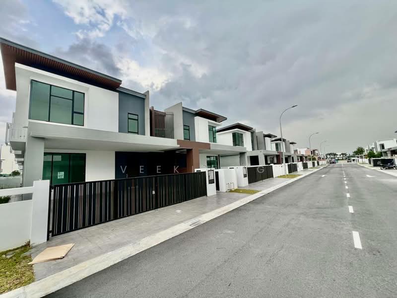 Rumah Berkembar untuk Dijual di Ulu Tiram (Johor) - Veekie Ng - Exterior - PropertyGuru.com.my