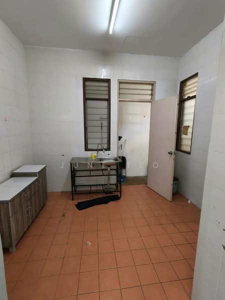 1-storey Terraced House for Rent in Taman JP Perdana (Johor Bahru) - June Teo - Kitchen - PropertyGuru.com.my