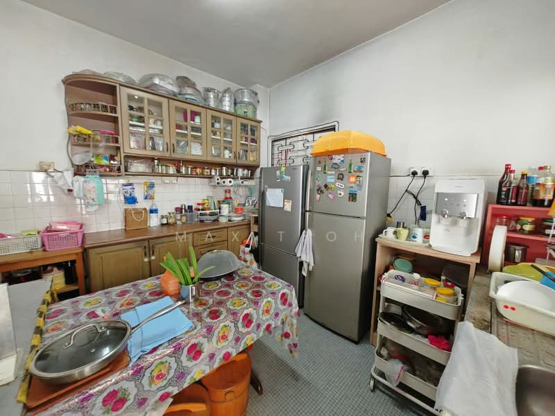 2-storey Terraced House for Sale in SS2 (Petaling Jaya) - Max Teoh - Kitchen - PropertyGuru.com.my