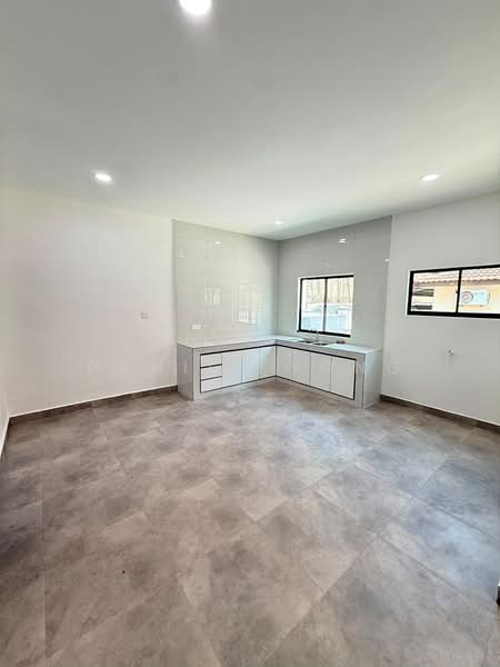 Semi-Detached House for Sale in Taman Air Biru (Pasir Gudang) - Daniel Yong - Kitchen - PropertyGuru.com.my
