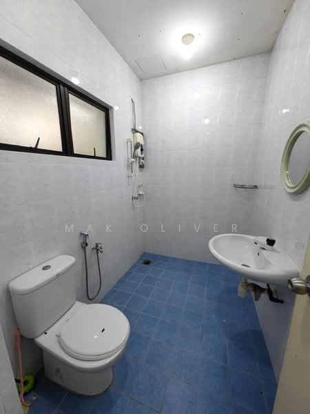 3-storey Terraced House for Sale in Jalil Sutera (Bukit Jalil) - Mak Oliver - Bathroom - PropertyGuru.com.my