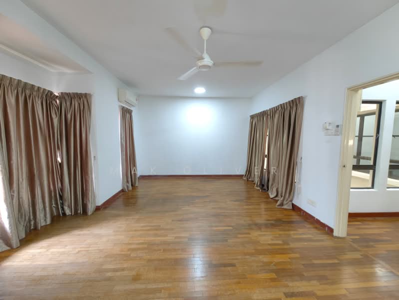 3-storey Terraced House for Sale in Jalil Sutera (Bukit Jalil) - Mak Oliver - Living Room - PropertyGuru.com.my