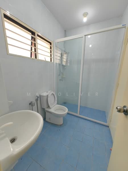 3-storey Terraced House for Sale in Jalil Sutera (Bukit Jalil) - Mak Oliver - Bathroom - PropertyGuru.com.my