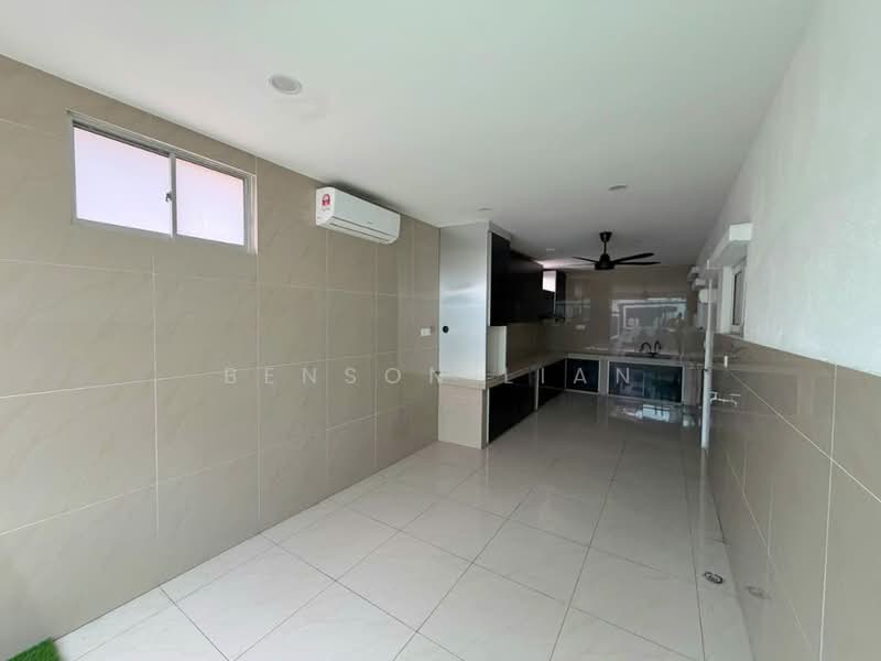 Semi-Detached House for Sale in Amverton Hills (Sungai Buloh) - Benson Lian - Kitchen - PropertyGuru.com.my