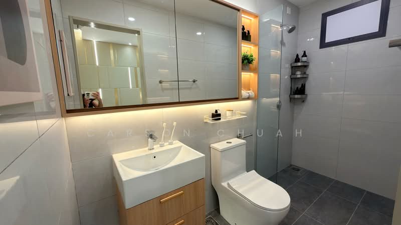Service Residence for Sale at Pinnacle Bukit Gambier - Carson Chuah - Bathroom - PropertyGuru.com.my