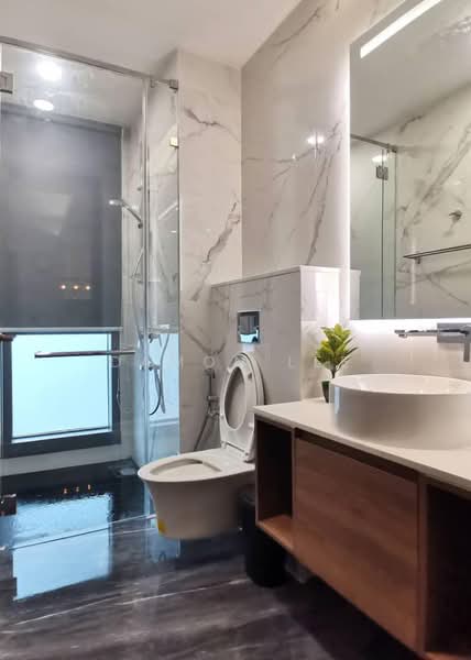 Service Residence for Sale at Core Residence @ TRX - Damon Lee - Bathroom - PropertyGuru.com.my