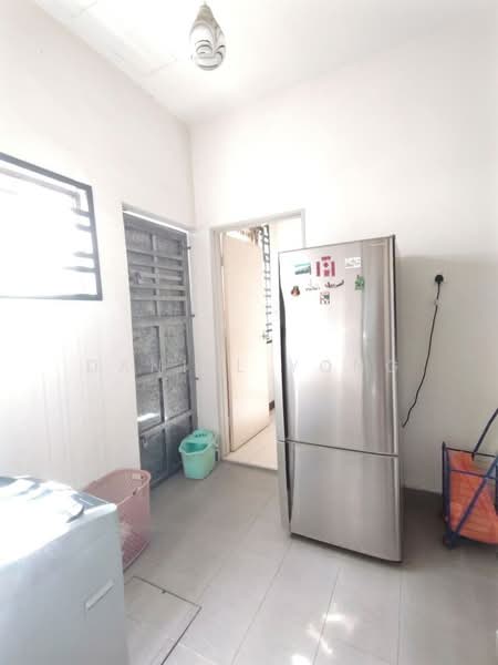 Rumah Teres 2 Tingkat untuk Dijual di Kempas Utama (Tebrau) - Daniel Yong - Kitchen - PropertyGuru.com.my