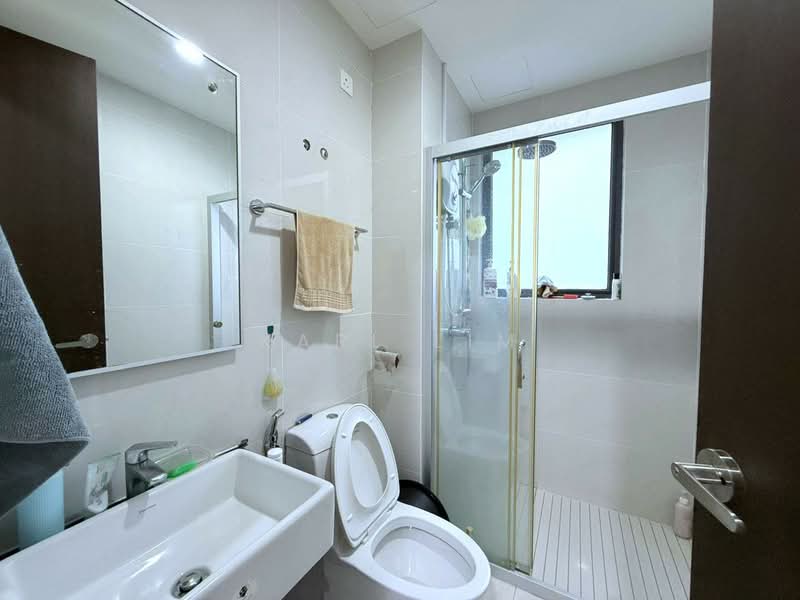 Condominium for Sale at Bay Point @ Country Garden Danga Bay - Karl Lim - Bathroom - PropertyGuru.com.my