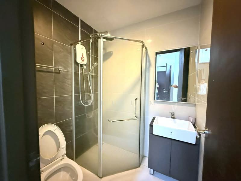 Condominium for Sale at Bay Point @ Country Garden Danga Bay - Karl Lim - Bathroom - PropertyGuru.com.my