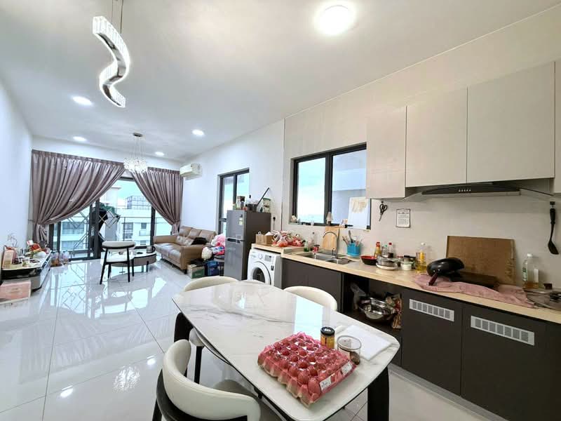 Condominium for Sale at Bay Point @ Country Garden Danga Bay - Karl Lim - Living Room - PropertyGuru.com.my