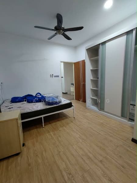 Semi-Detached House for Rent in Taman Pelangi (Johor Bahru) - Daniel Yong - Bedroom - PropertyGuru.com.my