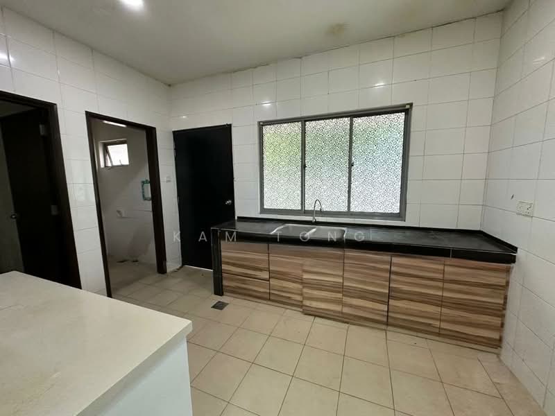 Semi-Detached House for Sale in Sutera Damansara (Damansara Damai) - Kam Tong - Kitchen - PropertyGuru.com.my