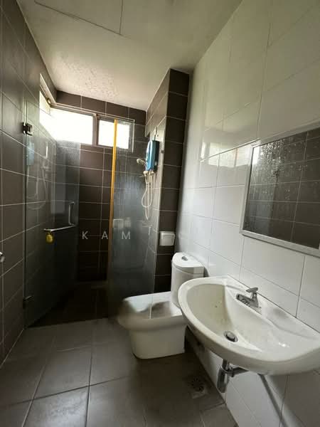 Semi-Detached House for Sale in Sutera Damansara (Damansara Damai) - Kam Tong - Bathroom - PropertyGuru.com.my