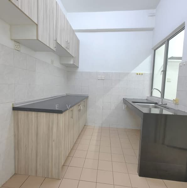 Pangsapuri untuk Disewa di Mas Kipark Damansara - Eva Yap - Kitchen - PropertyGuru.com.my